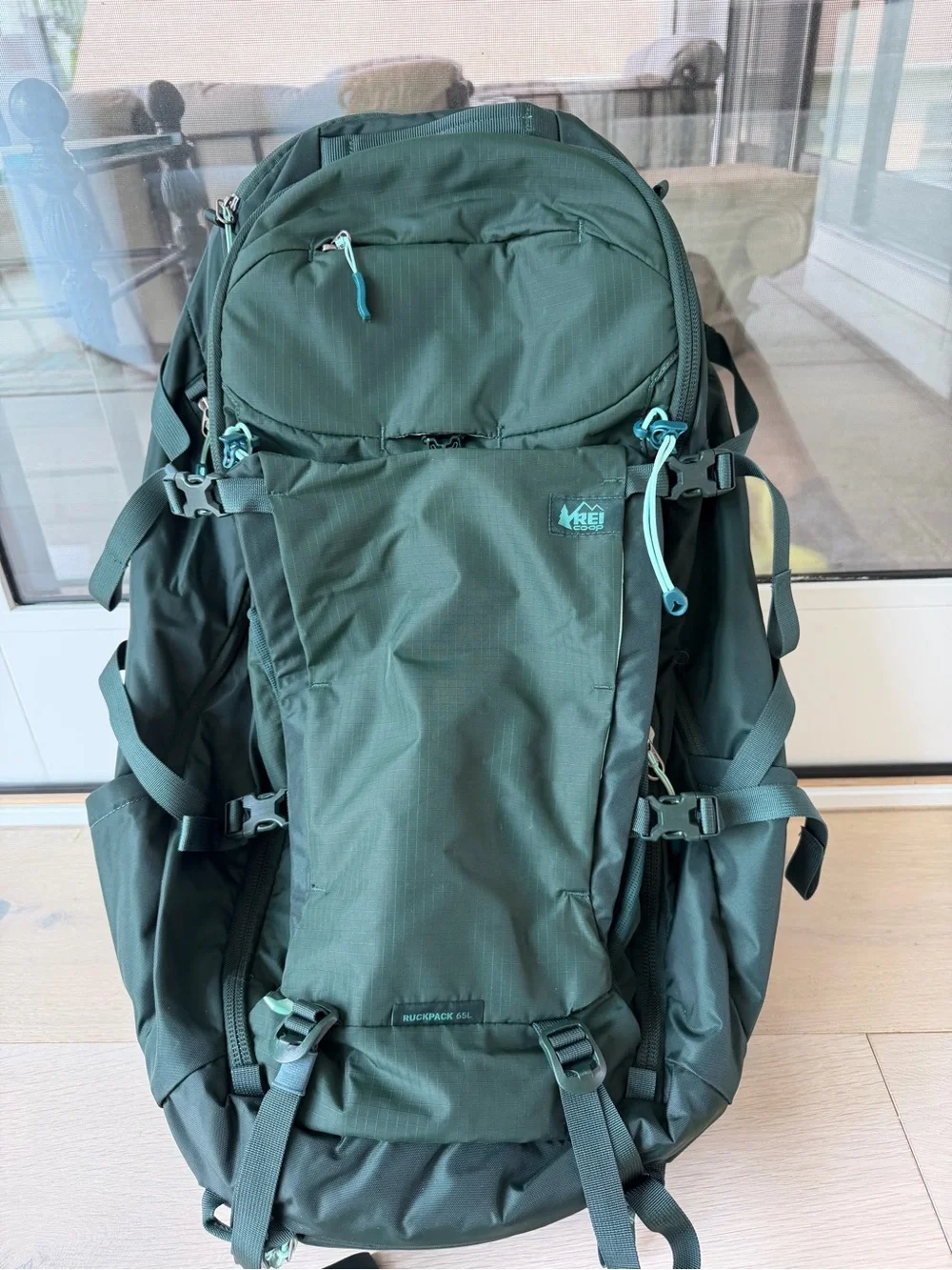 REI Women’s small 65L hiking Backpack - Durable Outdoor -only used once!